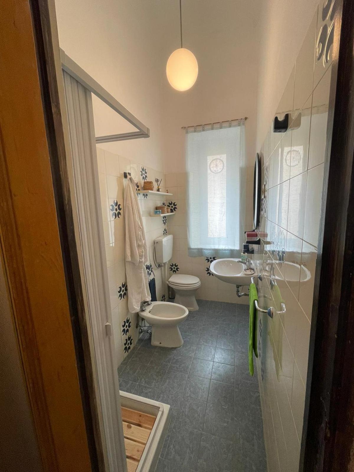 Tommy Guest House La Spezia Ngoại thất bức ảnh